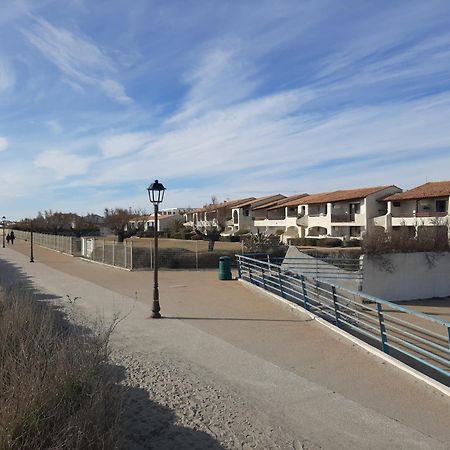 Appartement Front De Mer Avec Vue Et Acces Plage, Saintes-Maries-De-La-Mer Esterno foto